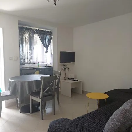 Apartman Katarina Lägenhet Cres Exteriör bild