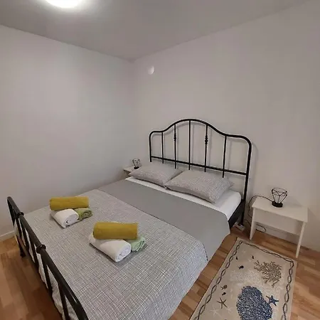 Apartman Katarina Lägenhet Cres Exteriör bild